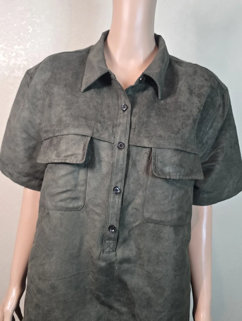 Banana Republic Suede Green Olive  Dress Size Xl Front Pockets Short Sleeve Butt